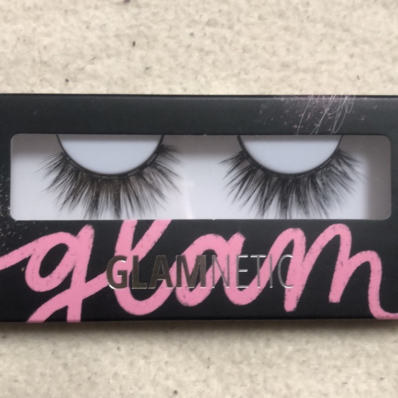 Glamnetic magnetic eyelashes in babygirl - Picture 2 of 4